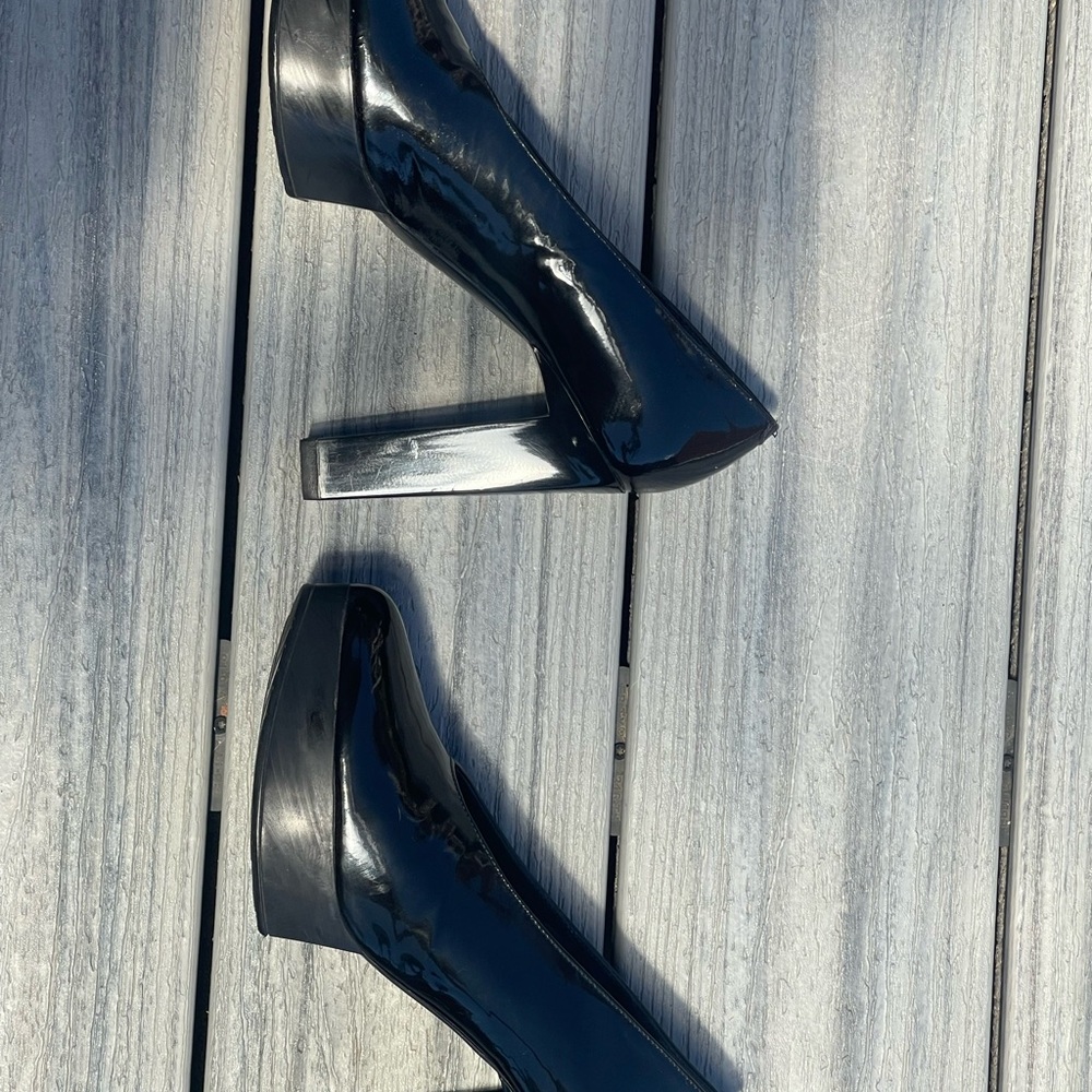 Robert Clergerie Black Patent Leather Women's Shoes - Made in France (Like New) - Picture 8 of 9